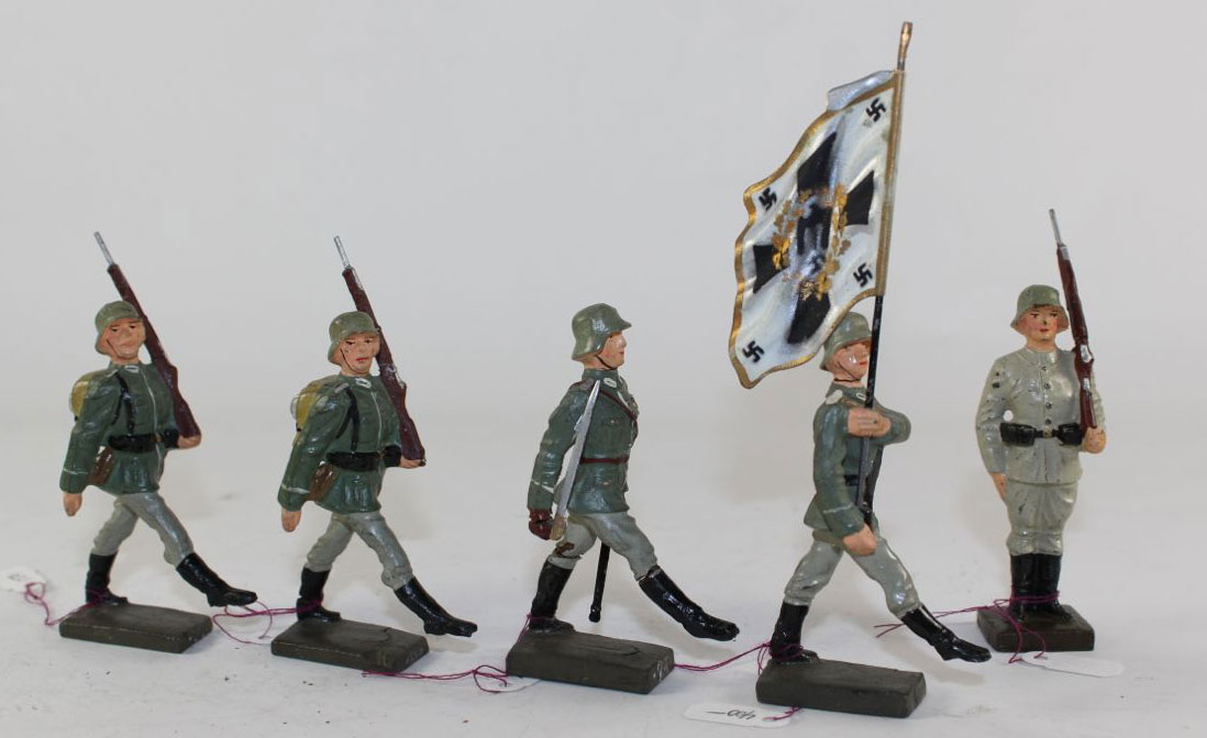 Military Figures - We stock heirloom toy soldiers and