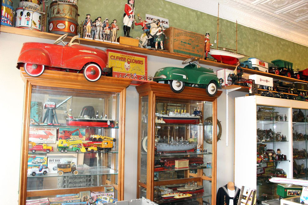 Toy top soldier shop